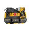 Detalle de la llave de impacto Acker Tools 700Nm en uso, mostrando su diseño ergonómico, empuñadura antideslizante y luz LED integrada para trabajar en condiciones exigentes.